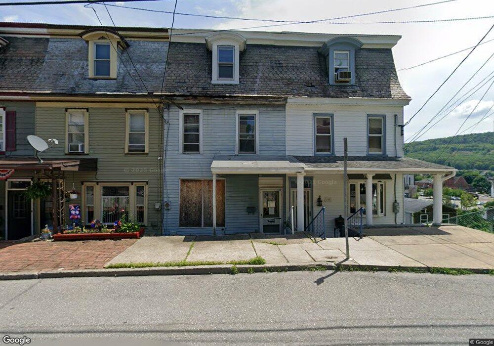 217 Washington St, Tamaqua, PA 18252 - photo 1