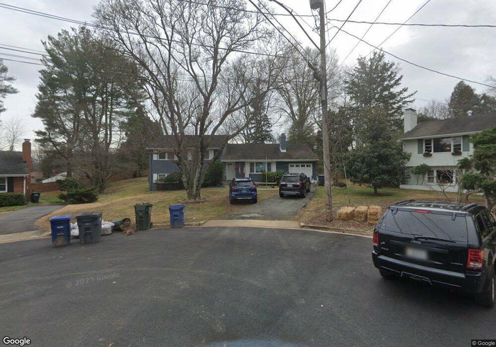 1105 Roberta Ct, McLean, VA 22101 - photo 1