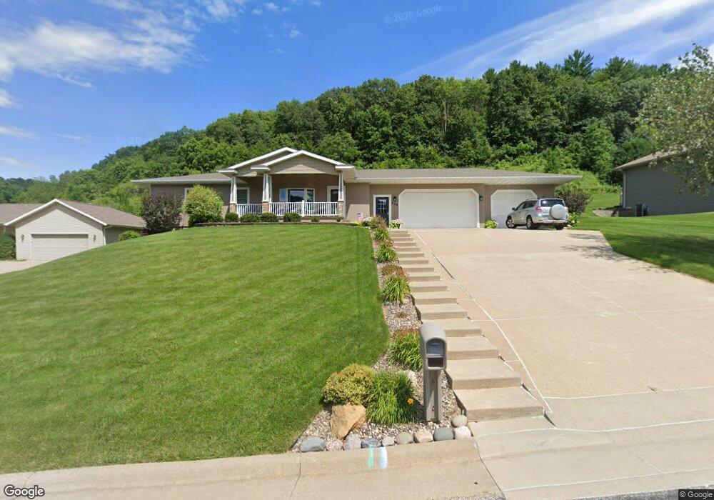 236 Red Apple Dr, La Crescent, MN 55947 - photo 1