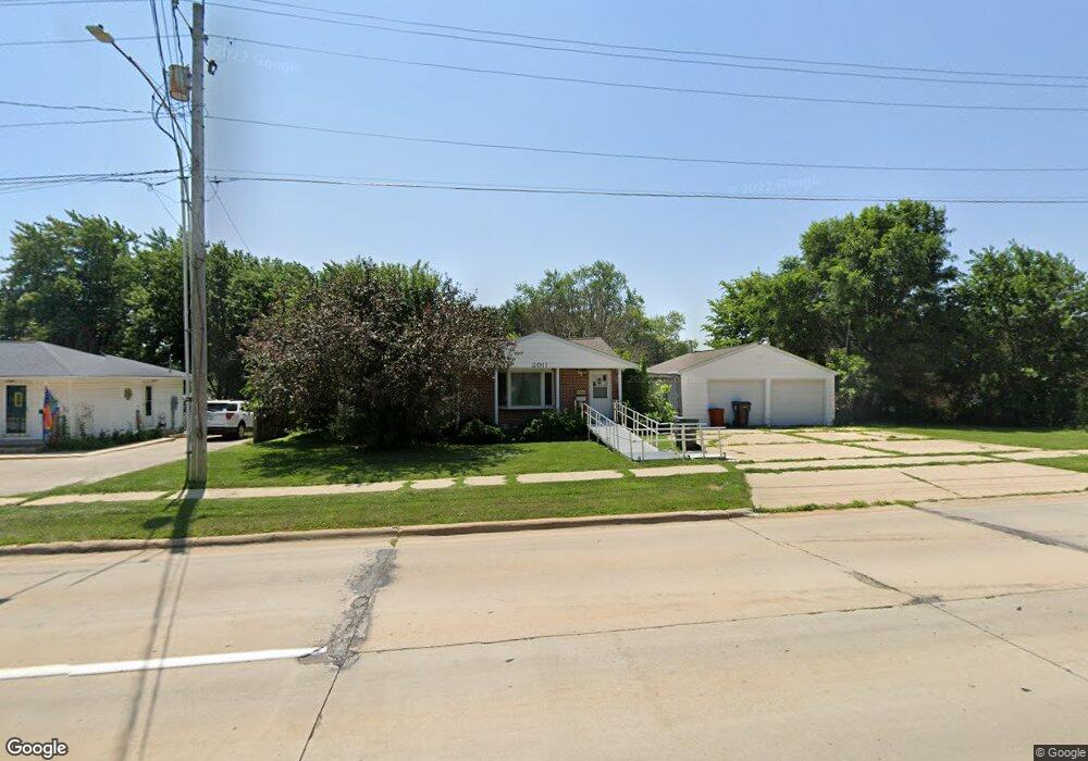 2011 Waterloo Rd, Cedar Falls, IA 50613 - photo 1