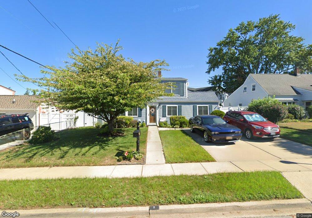 7 Tanners Ln, Levittown, NY 11756 - photo 1