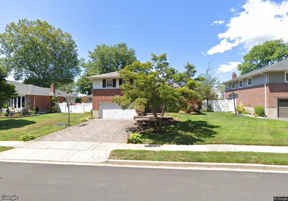 41 Lent Dr, Plainview, NY 11803 - photo 1