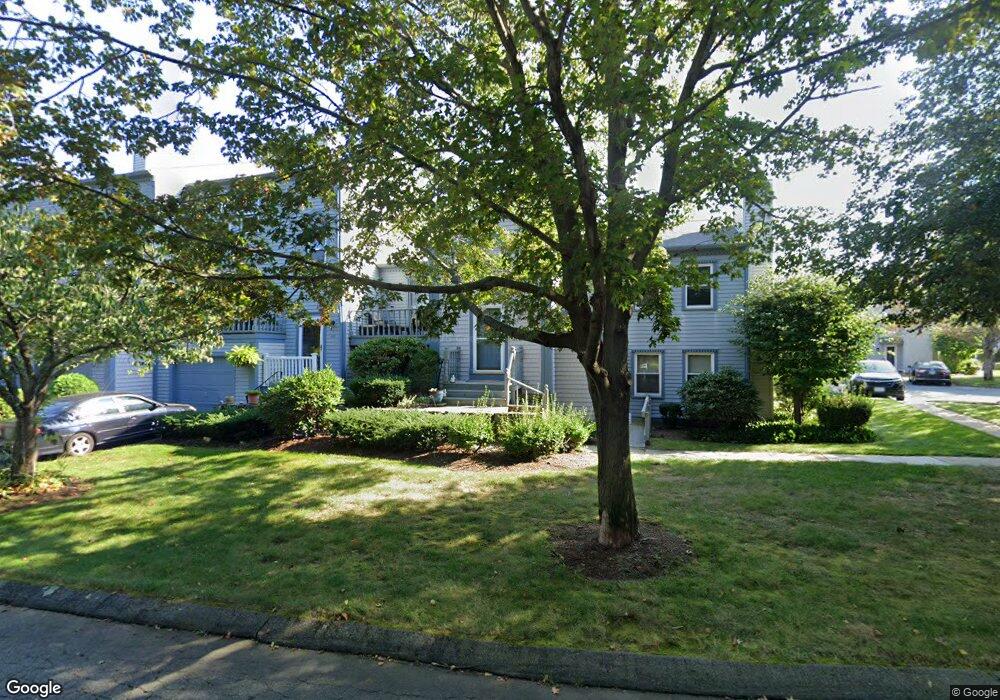 112 Willow Glen Cir unit 112, Warwick, RI 02889 - photo 1