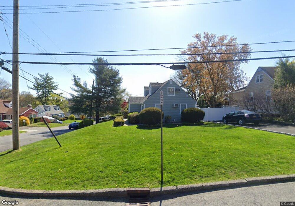 18 Remsen Cir, Yonkers, NY 10710 - photo 1