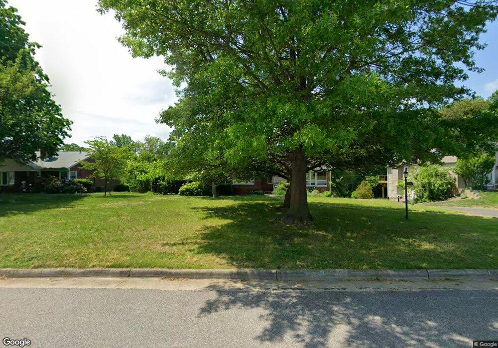 7012 Ridge Dr, Alexandria, VA 22306 - photo 1