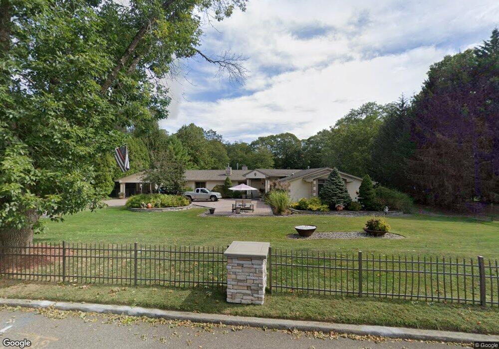 4 Rustic Gate Ln, Dix Hills, NY 11746 - photo 1