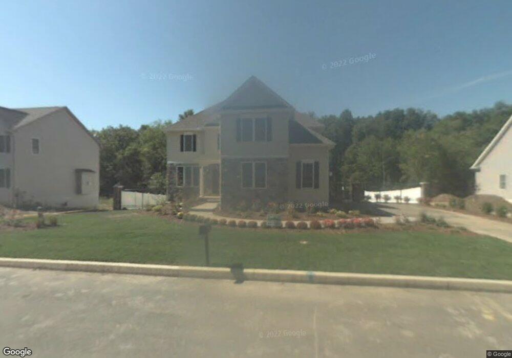 112 Black Walnut Dr, Olyphant, PA 18447 - photo 1