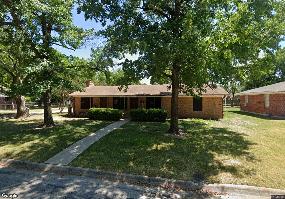 1710 Harris St, Gainesville, TX 76240 - photo 1