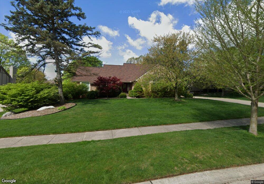 4875 Deepwood Dr, Troy, MI 48098 - photo 1