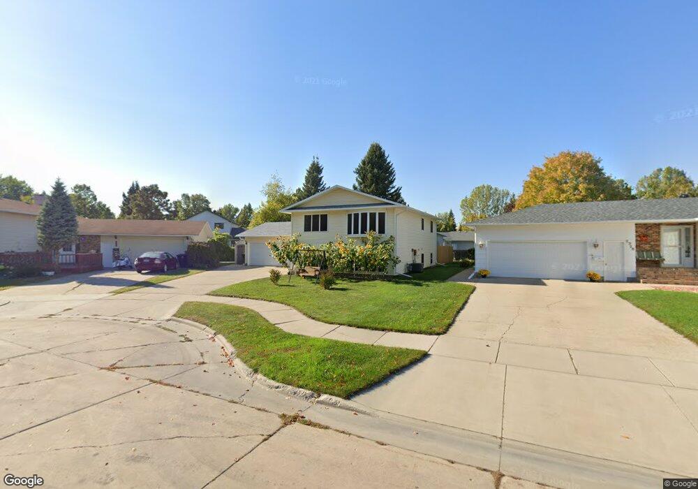 2332 W Springbrook Ct, Grand Forks, ND 58201 - photo 1