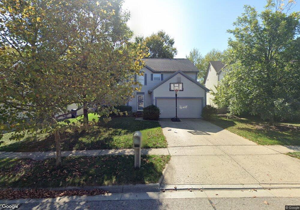 1033 Pebble Brook Dr, Columbus, OH 43240 - photo 1