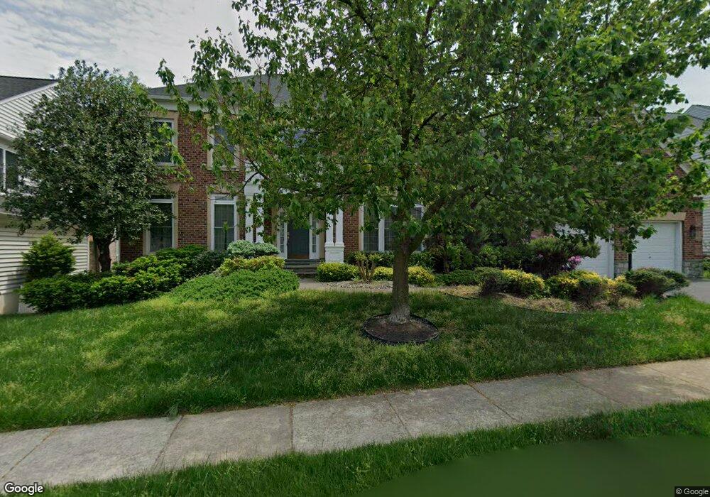 8906 Rhododendron Cir, Lorton, VA 22079 - photo 1