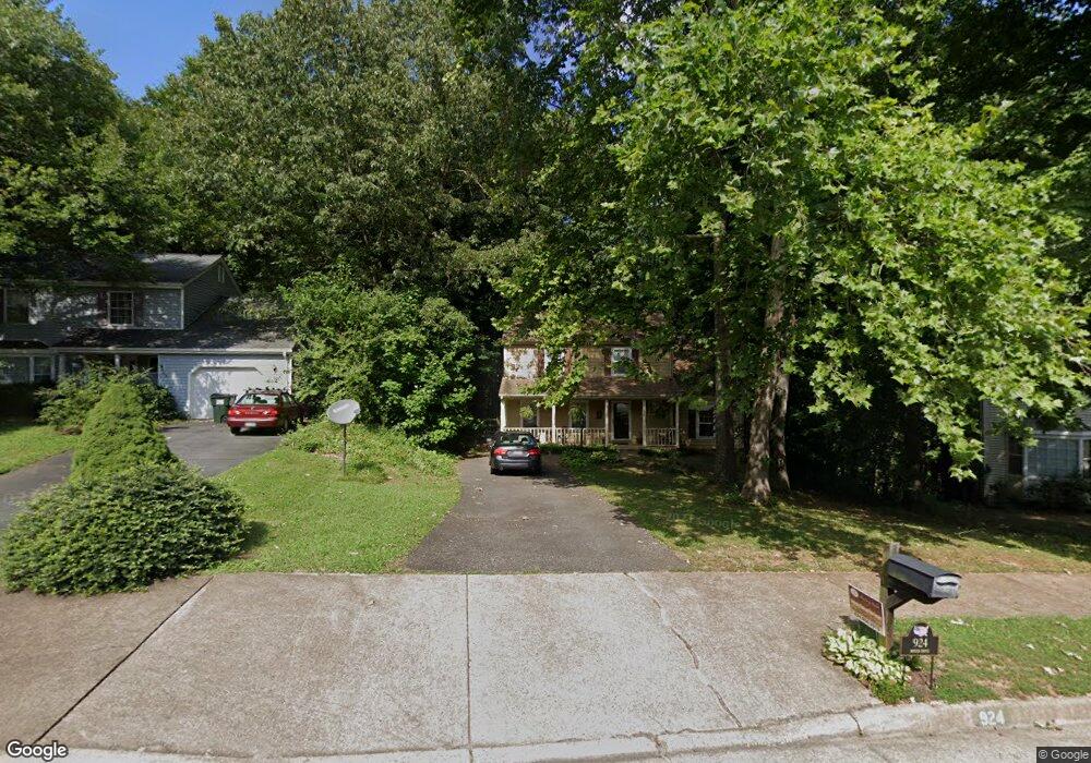 924 Royer Dr, Charlottesville, VA 22902 - photo 1