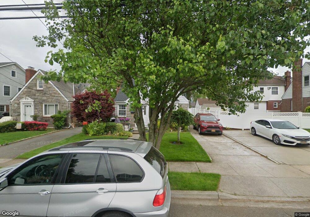 139 Wellington Rd S, West Hempstead, NY 11552 - photo 1