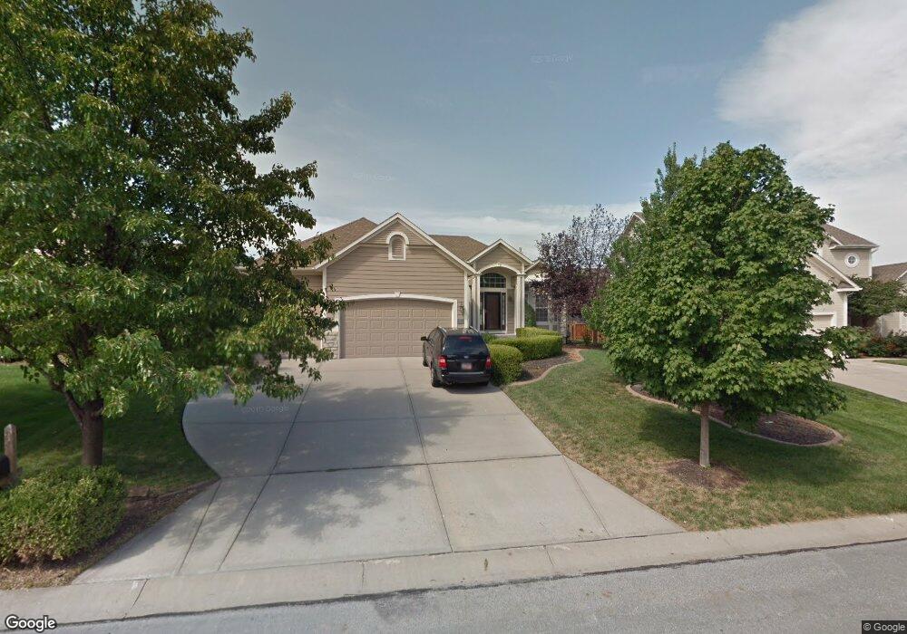 9312 Rosner Dr, Lenexa, KS 66219 - photo 1