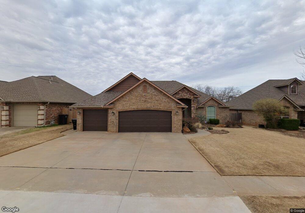 813 Kelsi Dr, Moore, OK 73160 - photo 1