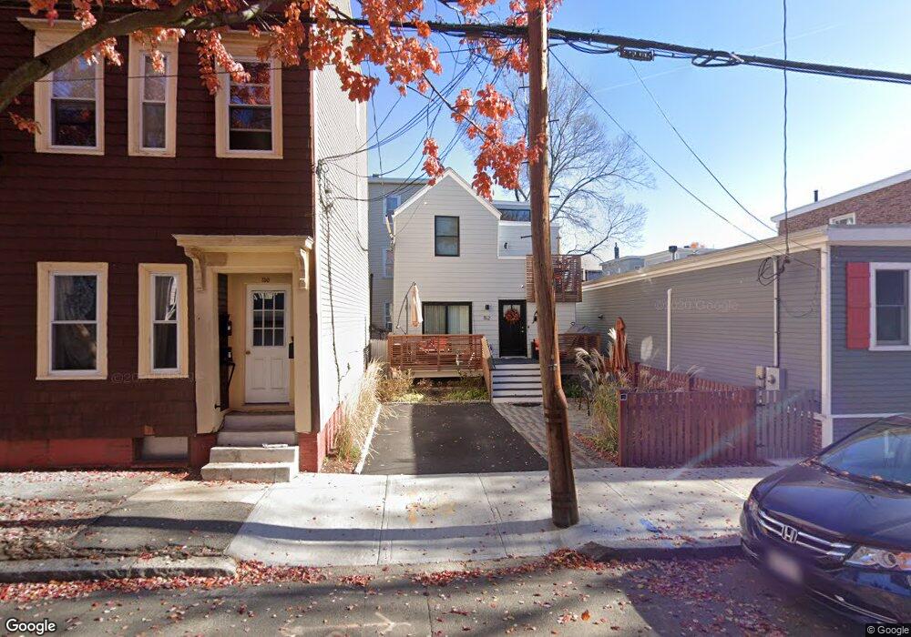 152 5th St unit 3, Cambridge, MA 02141 - photo 1