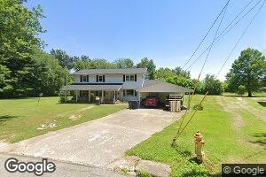 5 Neal St, Fairfield, IL 62837