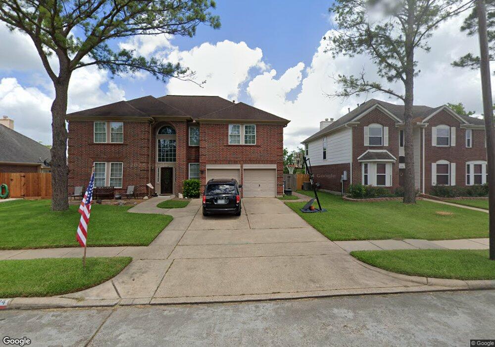 2104 N Mission Cir, Friendswood, TX 77546 - photo 1