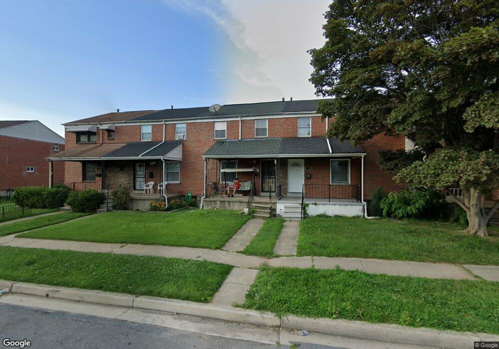 1043 Foxchase Ln, Essex, MD 21221 - photo 1