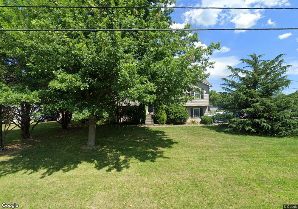 350 Willis Dr, Bunker Hill, WV 25413 - photo 1