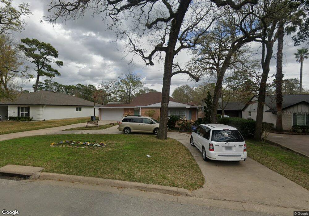 830 Wycliffe Dr, Houston, TX 77079 - photo 1