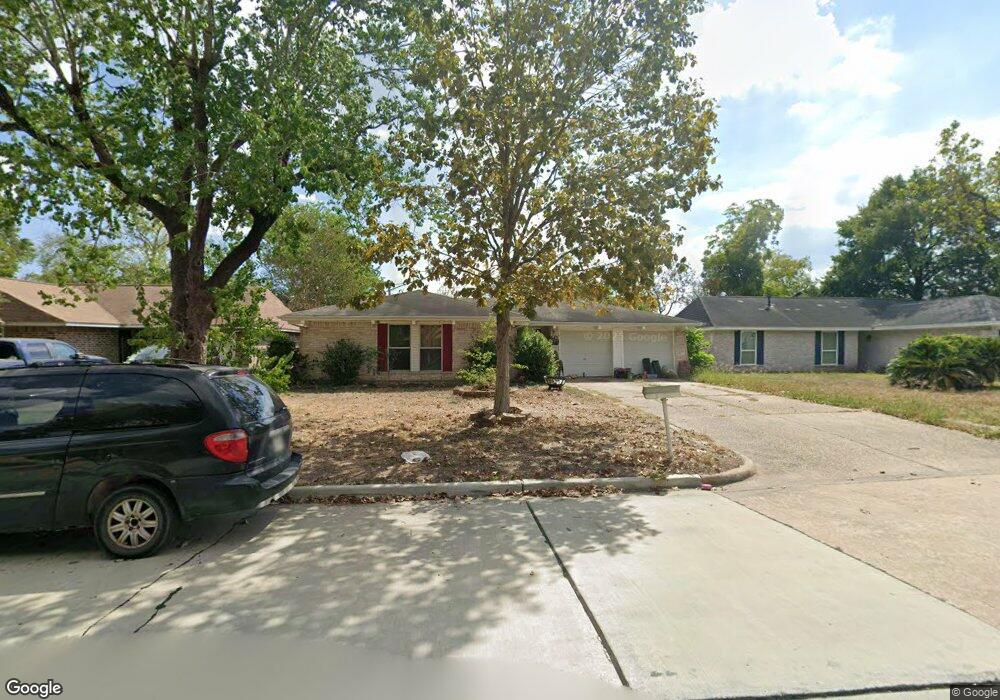 6439 Oaknut Dr, Houston, TX 77088 - photo 1