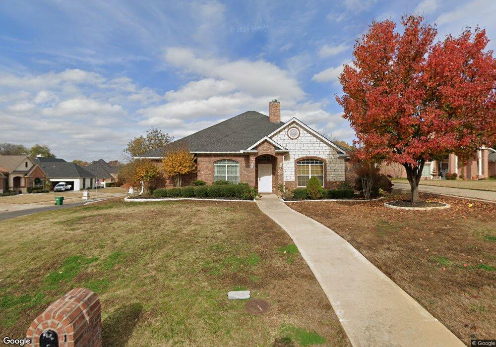 901 Whitney Ct, Denton, TX 76205 - photo 1