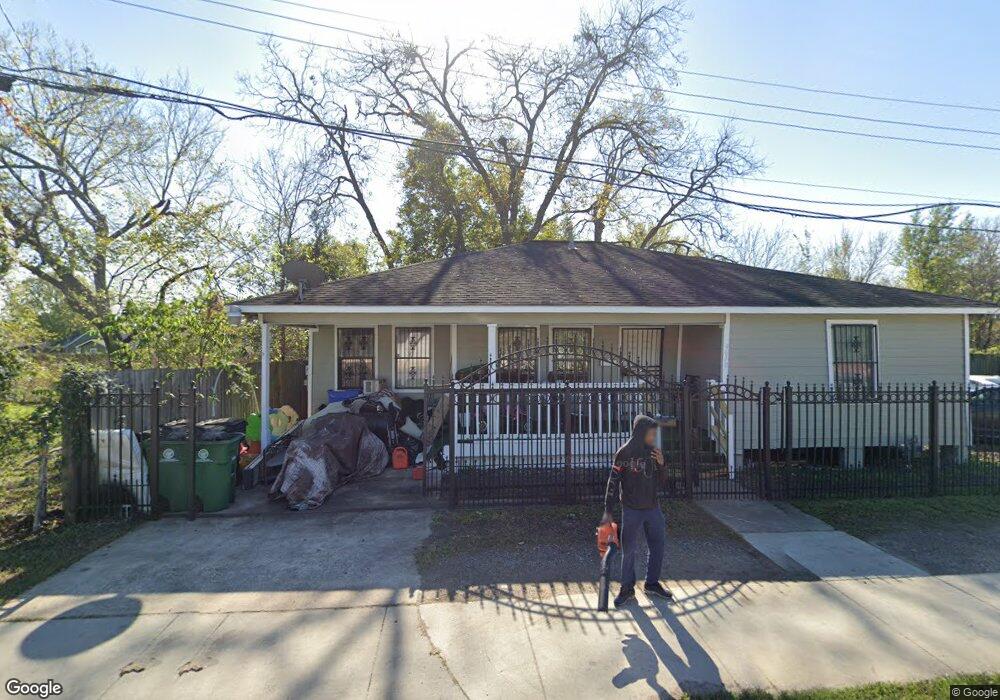 4610 North Loop E, Houston, TX 77026 - photo 1