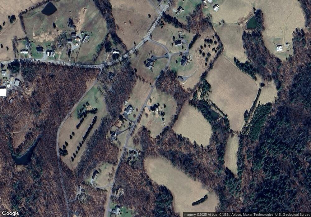 157 Hillcrest Ln, Berkeley Springs, WV 25411 - photo 1