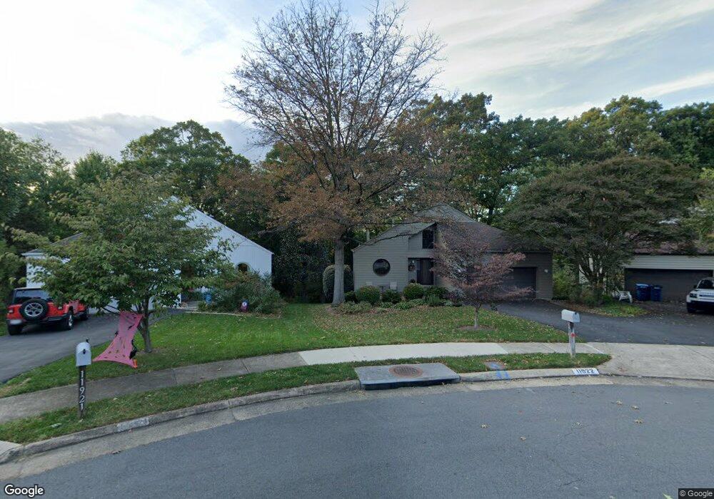 11922 Moss Point Ln, Reston, VA 20194 - photo 1