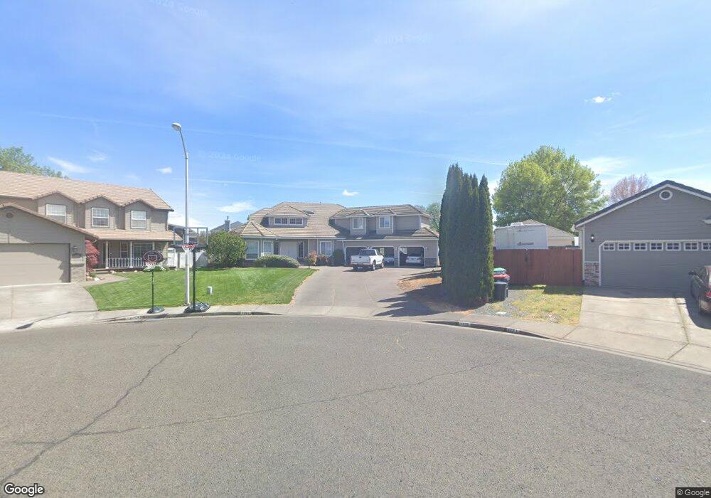 136 Thomas Ct, Central Point, OR 97502 - photo 1