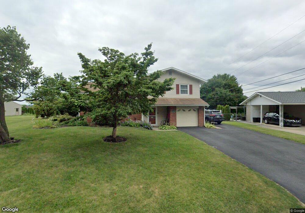 4416 Hoffman Dr, Whitehall, PA 18052 - photo 1