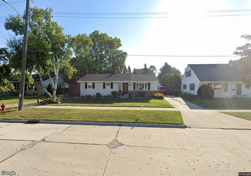 1451 N 24th St, Manitowoc, WI 54220 - photo 1