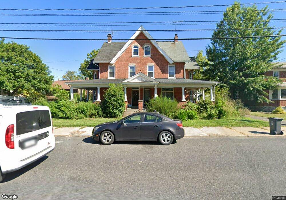 1013 W Broad St, Quakertown, PA 18951 - photo 1
