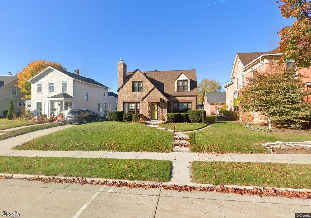 532 N 8th St, Manitowoc, WI 54220 - photo 1