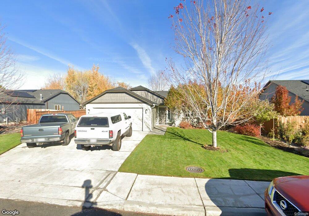 3135 SW Cascade Ave, Redmond, OR 97756 - photo 1