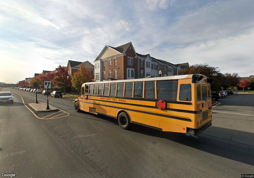 25131 Gunnery Square, Chantilly, VA 20152 - photo 1