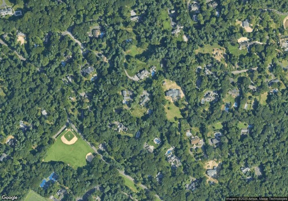 4 Chestnut Ct, Glen Head, NY 11545 - photo 1