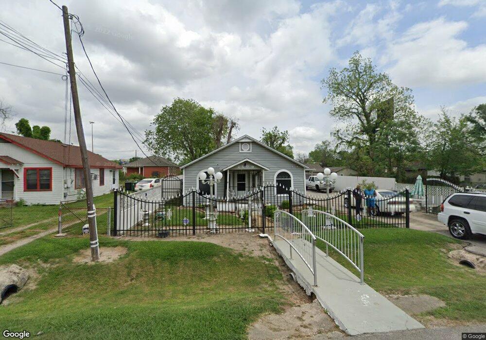 2509 Fairbanks St, Houston, TX 77026 - photo 1