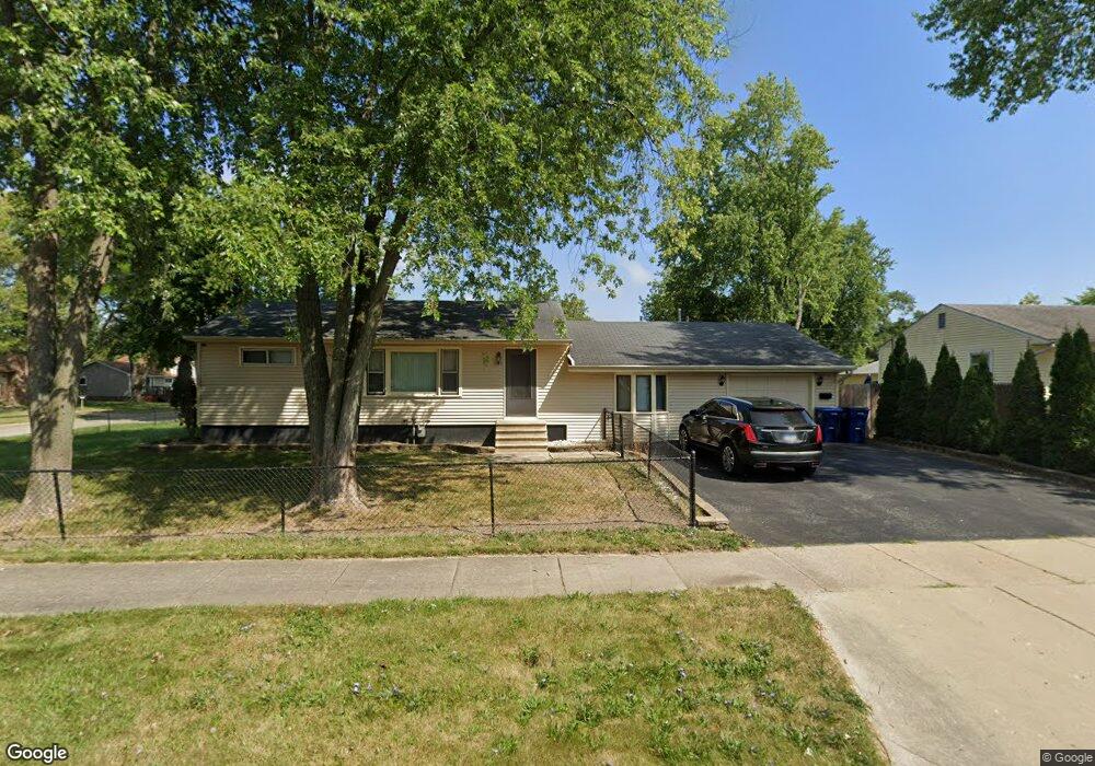 2309 Shawnee Rd, Waukegan, IL 60087 - photo 1