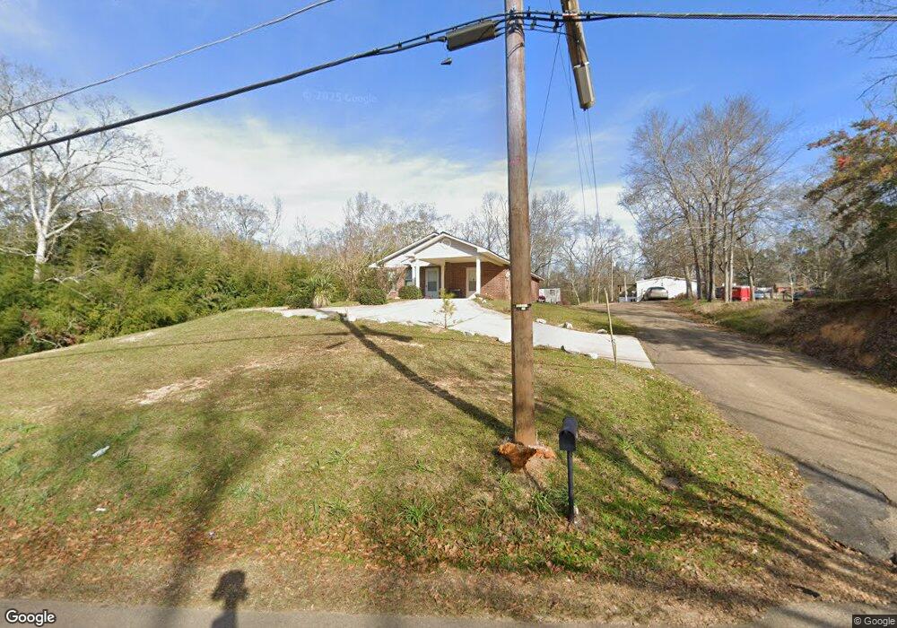 135 Ainsworth St, Hazlehurst, MS 39083 - photo 1