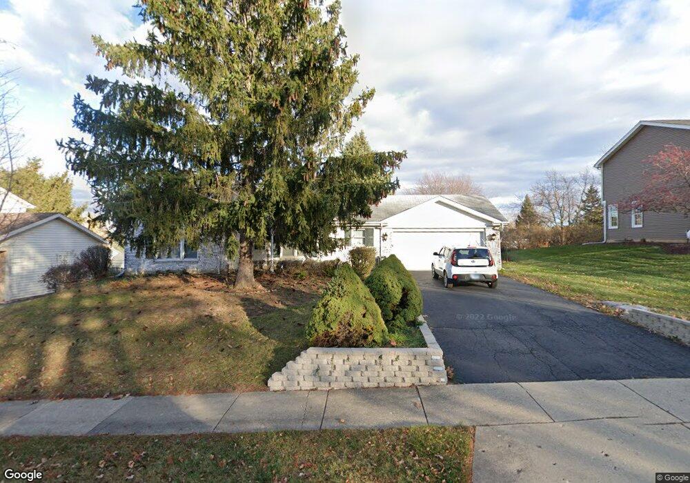 525 W Parkview Terrace, Algonquin, IL 60102 - photo 1