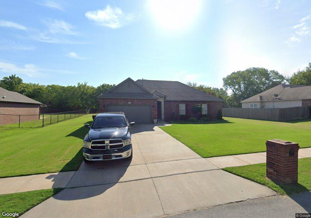219 S Hickory Place, Broken Arrow, OK 74012 - photo 1