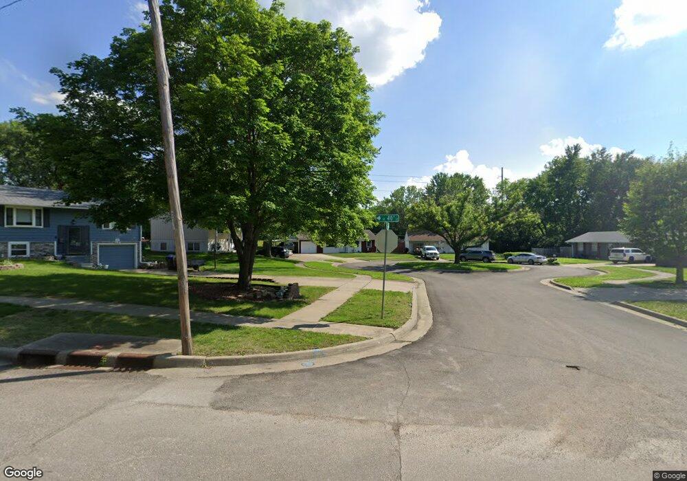 81 SE 40th St, Topeka, KS 66609 - photo 1