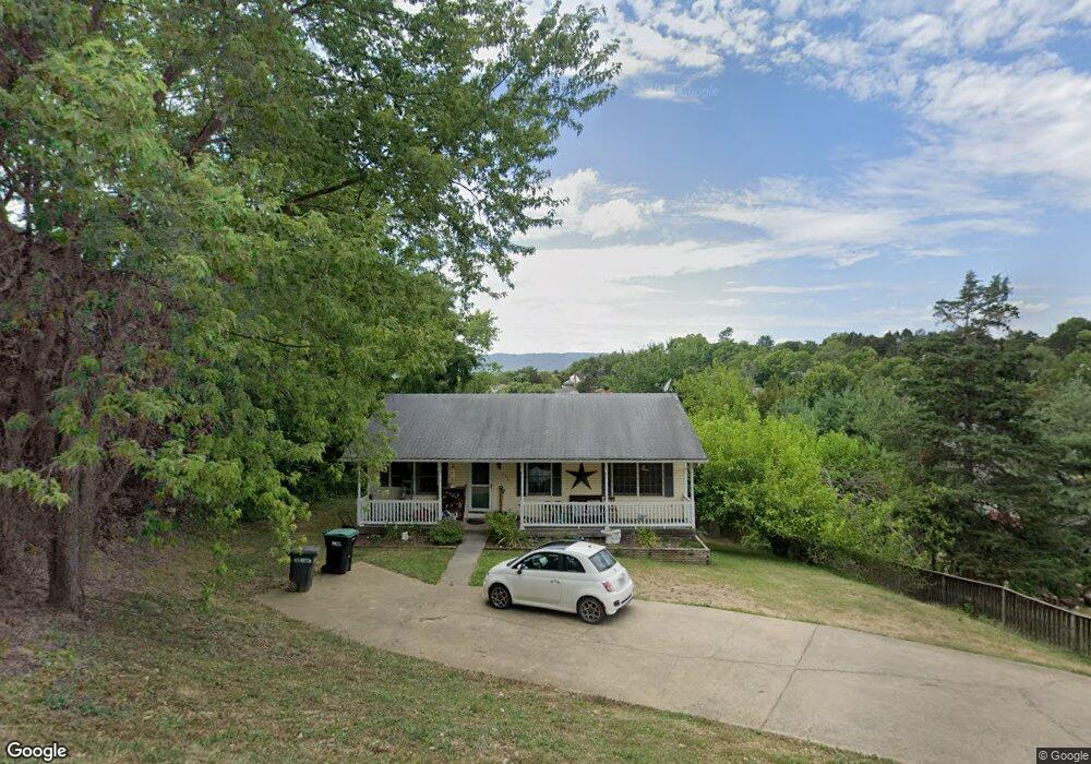 353 W Fairchild Dr, Strasburg, VA 22657 - photo 1