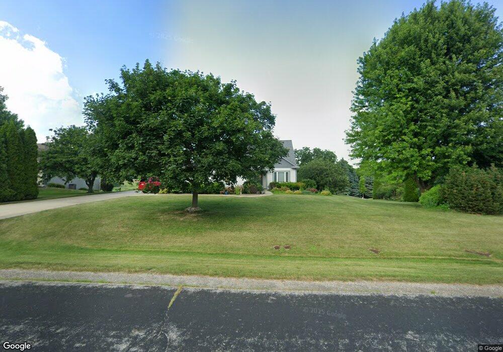 N53W26688 Arrowhead Dr, Pewaukee, WI 53072 - photo 1