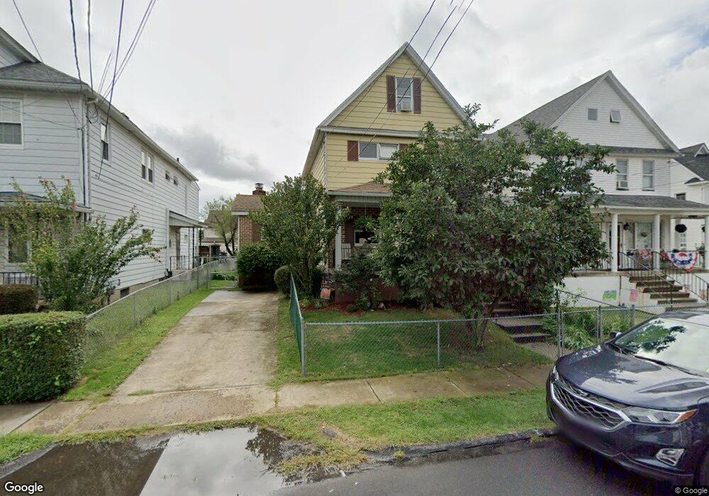 1527 Hawthorne St, Scranton, PA 18504 - photo 1