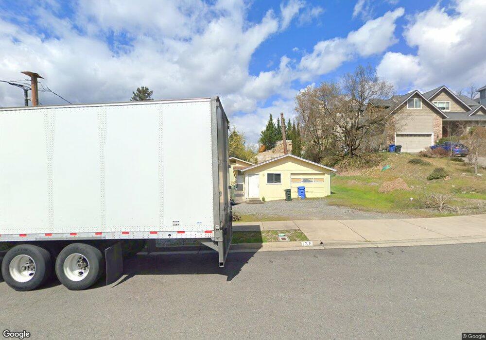 136 Robertson Ln, Grants Pass, OR 97527 - photo 1