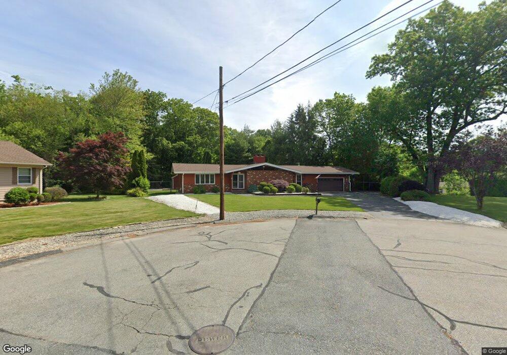 3 Chestnut Hills Ct E, Greenville, RI 02828 - photo 1